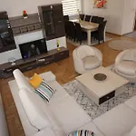 6 Villa