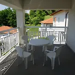 Villa 6 *