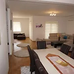 6 Villa