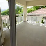 Villa 6 *