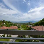 6 Villa