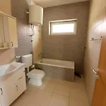 Villa 6 *