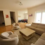 6 Villa *