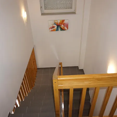 Villa 6 *