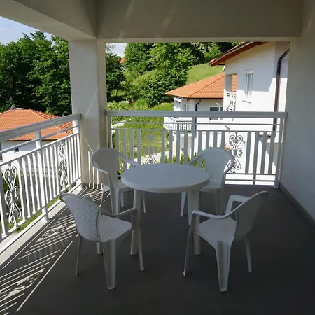 Villa 6 *