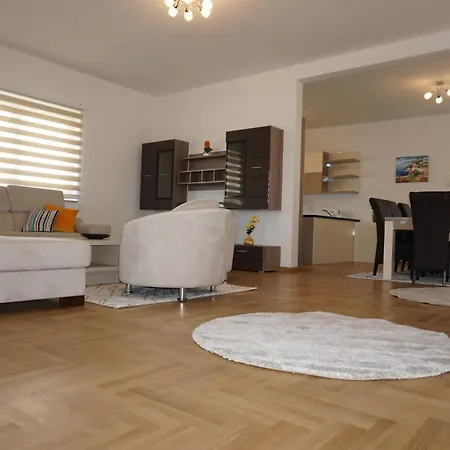 6 Villa *