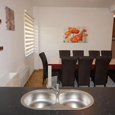 6 Villa