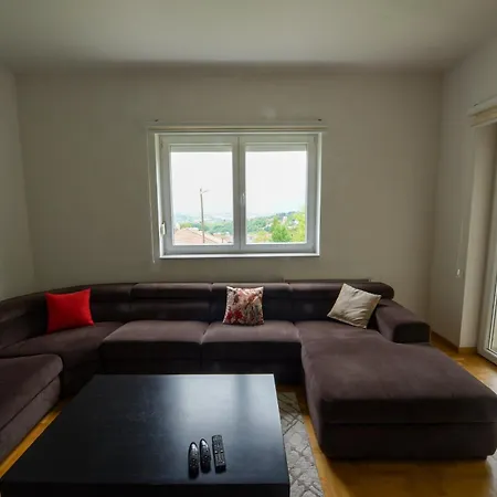 6 Villa *