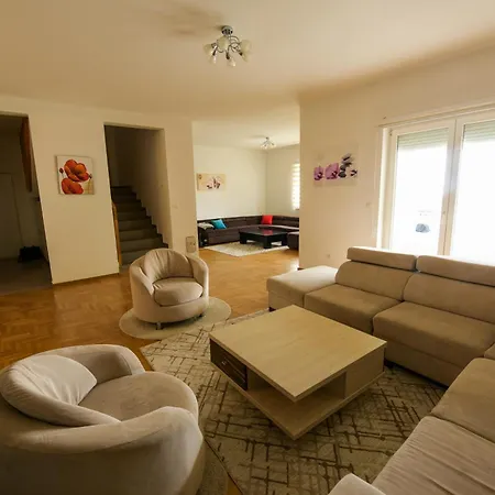 6 Villa *