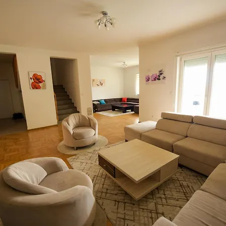 6 Villa *